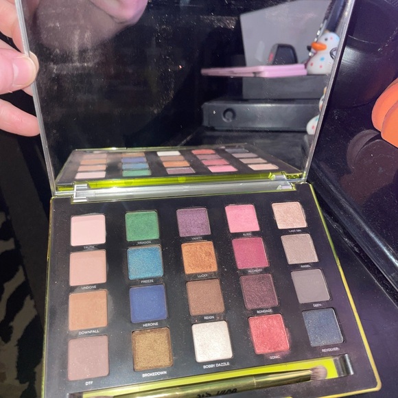 Urban Decay original Vice palette - Picture 2 of 3